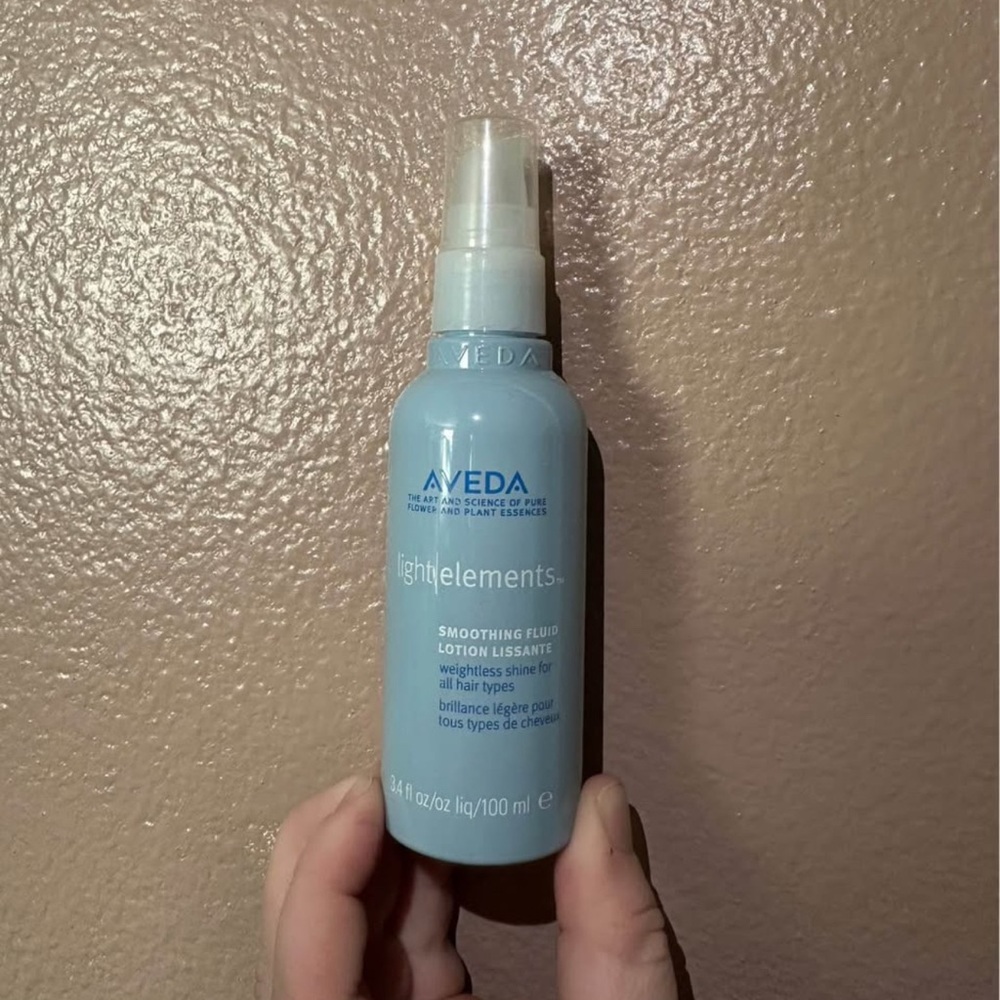 Aveda Light Elements Smoothing Fluid